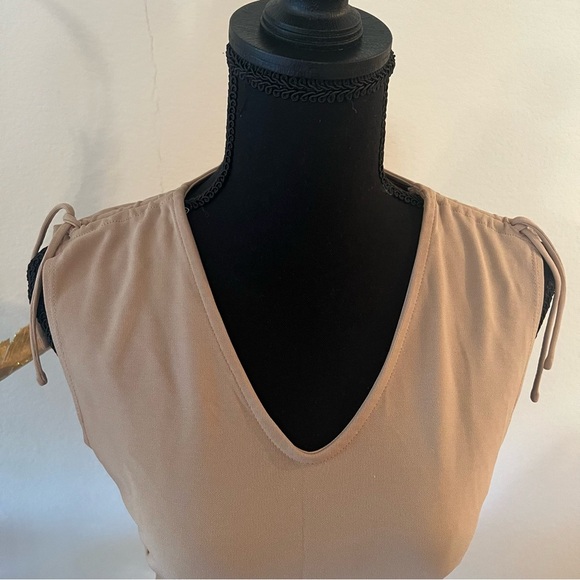 Apostrophe Sleeveless V-neck Taupe / Beige top - Picture 2 of 12